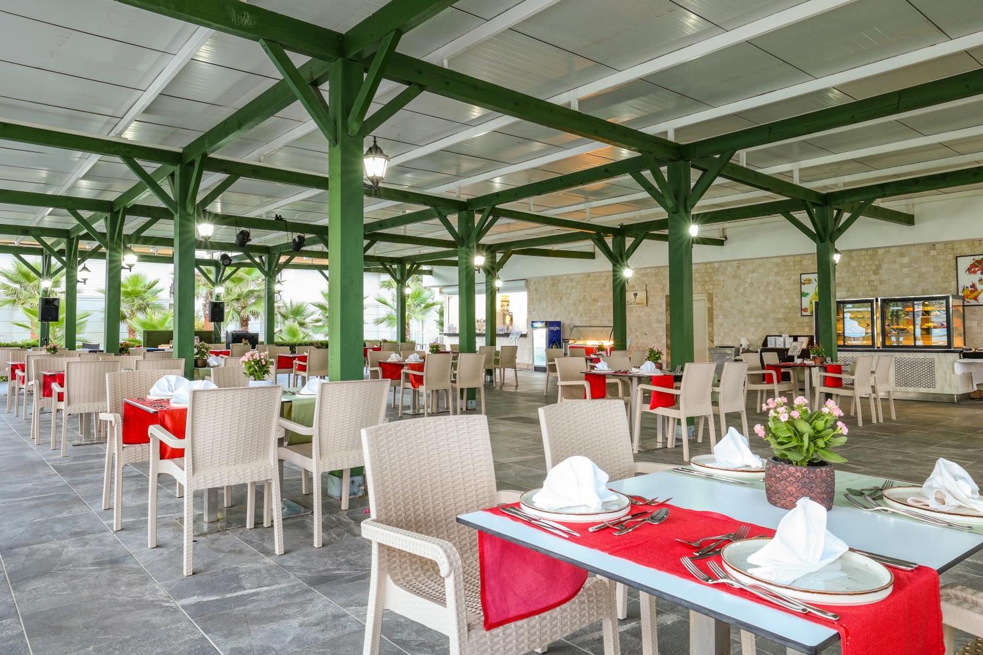 באלאק Crystal Boutique Beach & Resort - Adult Only מראה חיצוני תמונה
