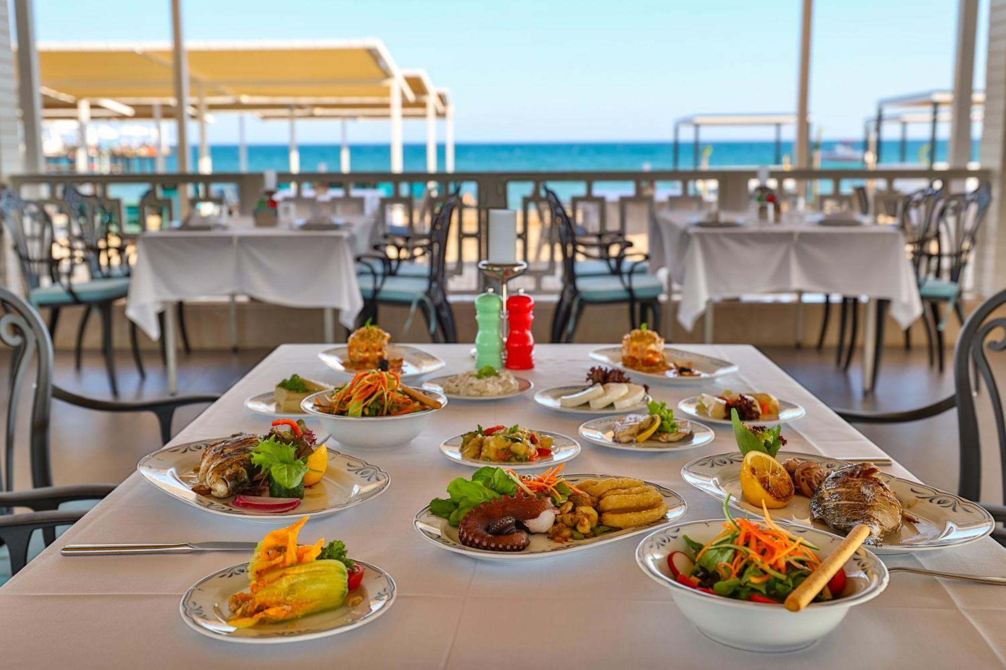 באלאק Crystal Boutique Beach & Resort - Adult Only מראה חיצוני תמונה