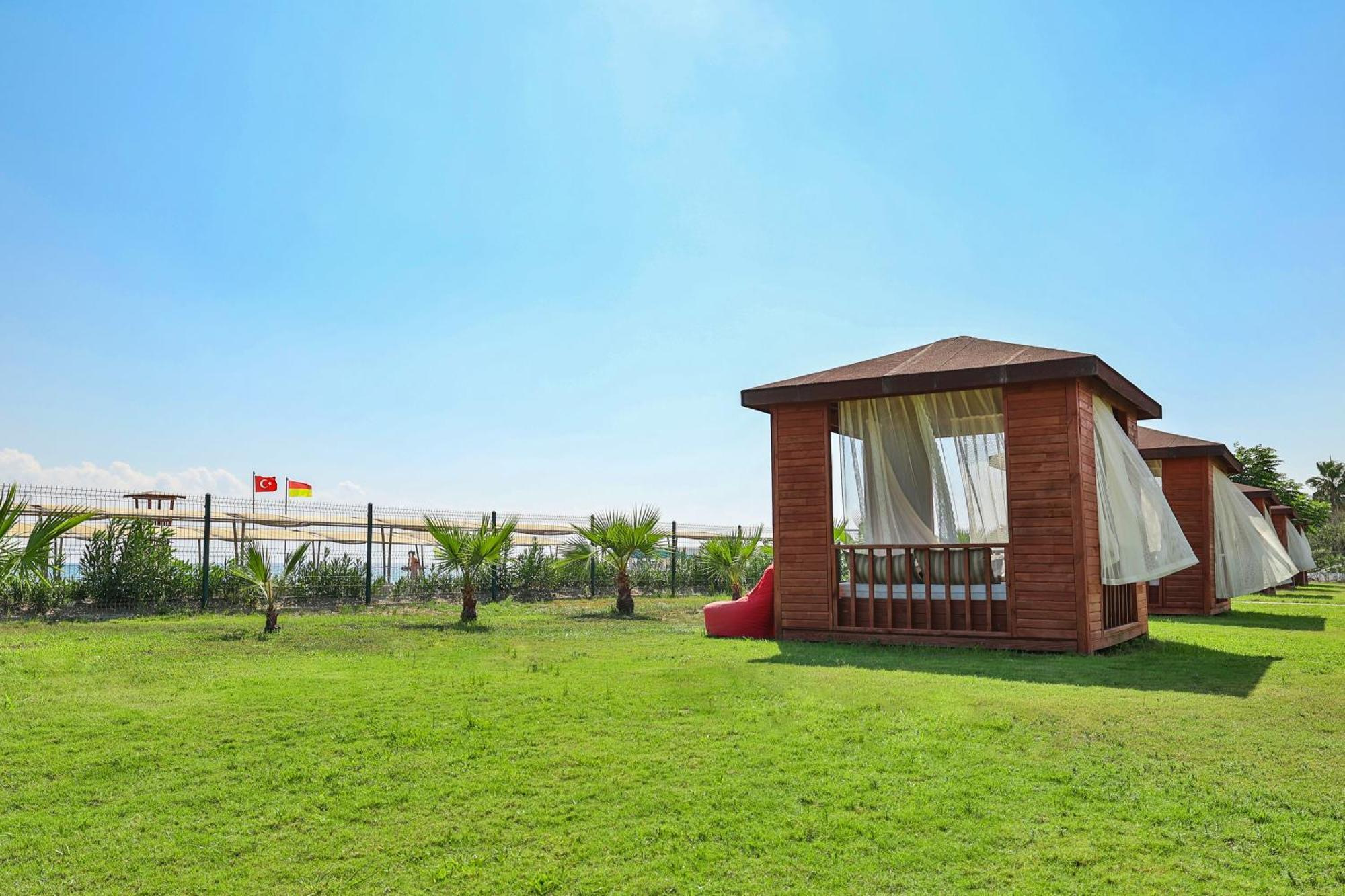 באלאק Crystal Boutique Beach & Resort - Adult Only מראה חיצוני תמונה