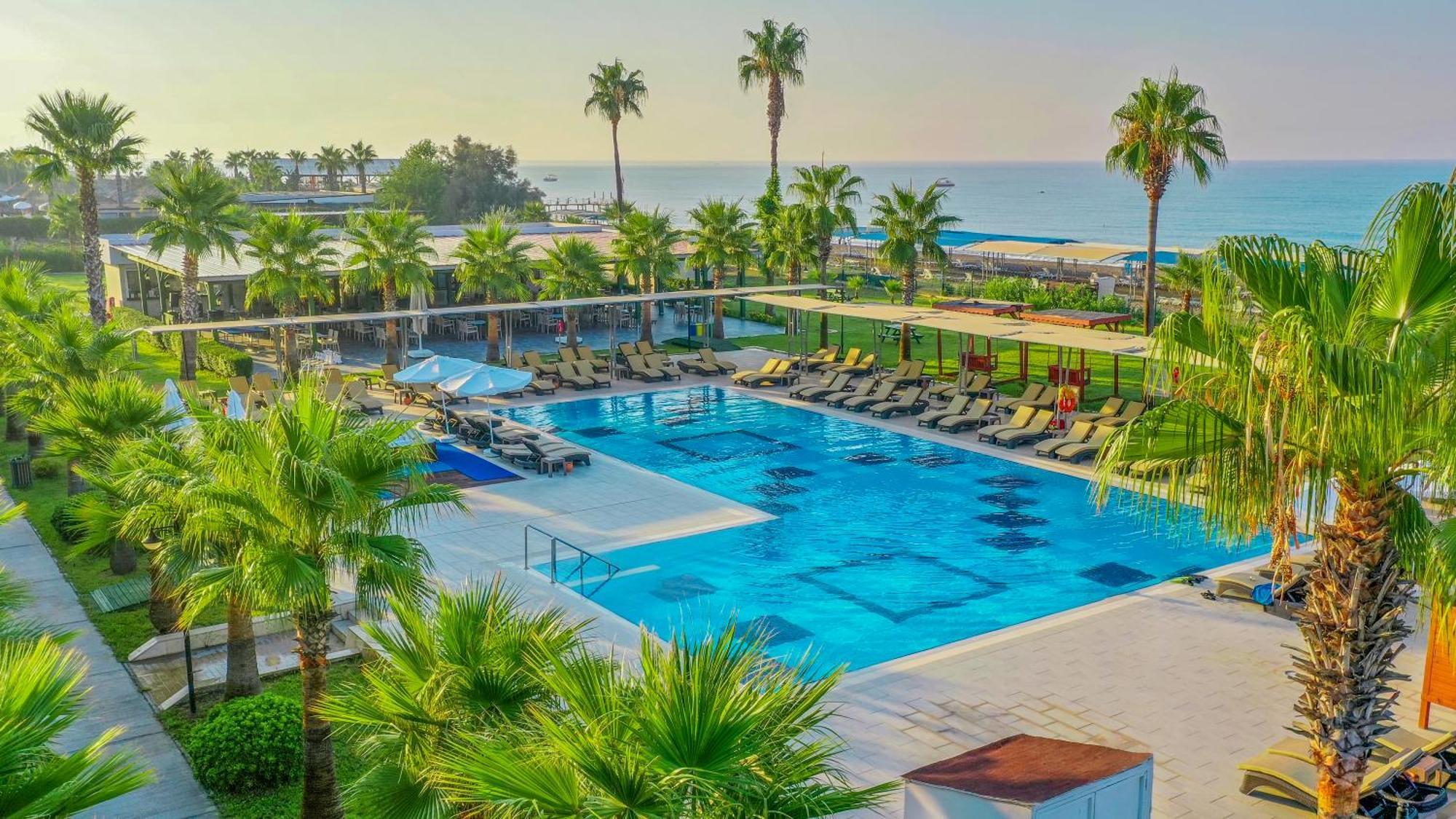באלאק Crystal Boutique Beach & Resort - Adult Only מראה חיצוני תמונה